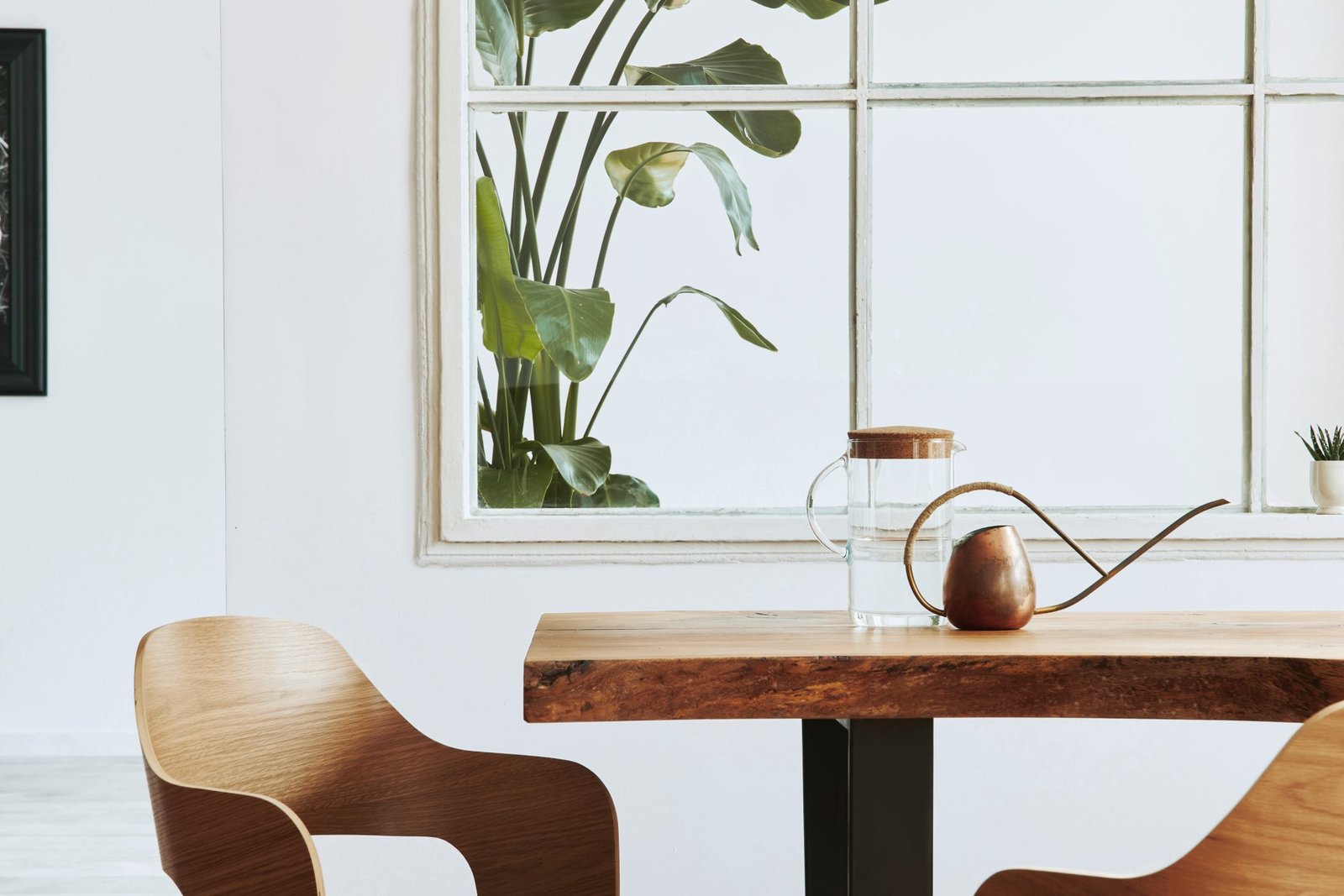 Table et chaises a essayer dans le showroom Maison du Meuble a Coulommiers