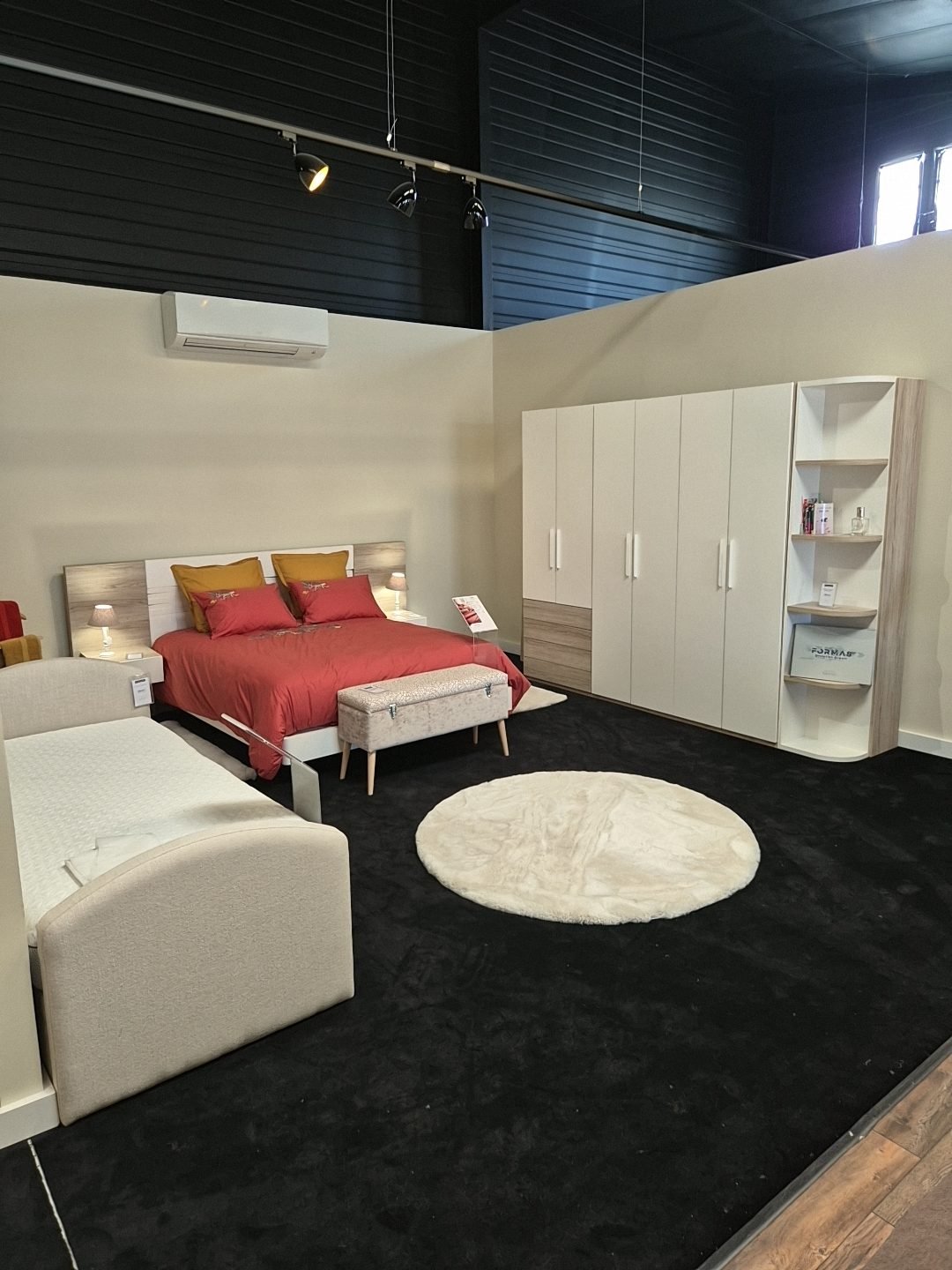Chambre aménagée par Maison du Meuble à Coulommiers