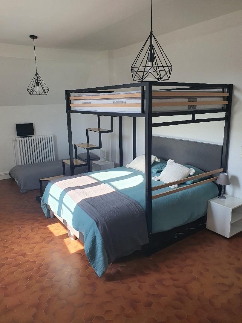 Chambre aménagée par Maison du Meuble à Coulommiers